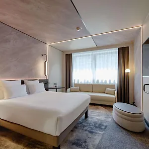 Novotel Muenchen Airport - Newly Renovated 4* Freising