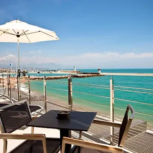 Azur 4* Villeneuve-Loubet
